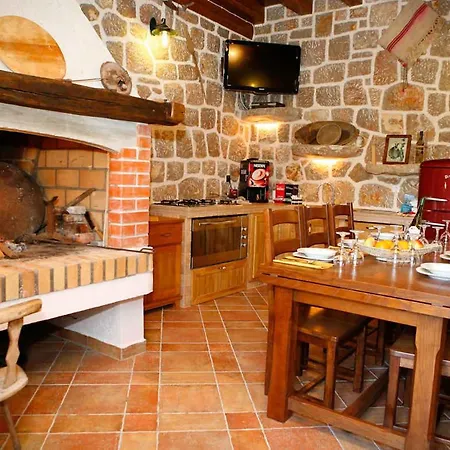In Starigrad-paklenica 41708 度假居