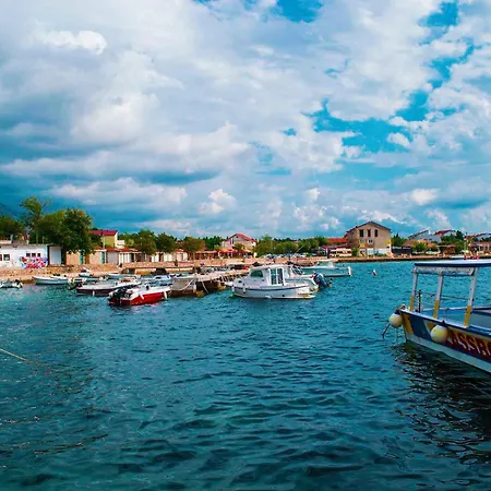 In Starigrad-paklenica 41708